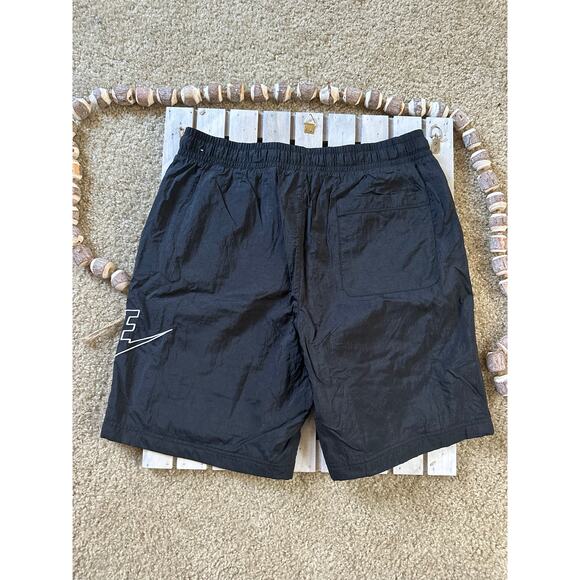 Nike Sportswear Alumni Black Sports Shorts - Picture 3 of 6